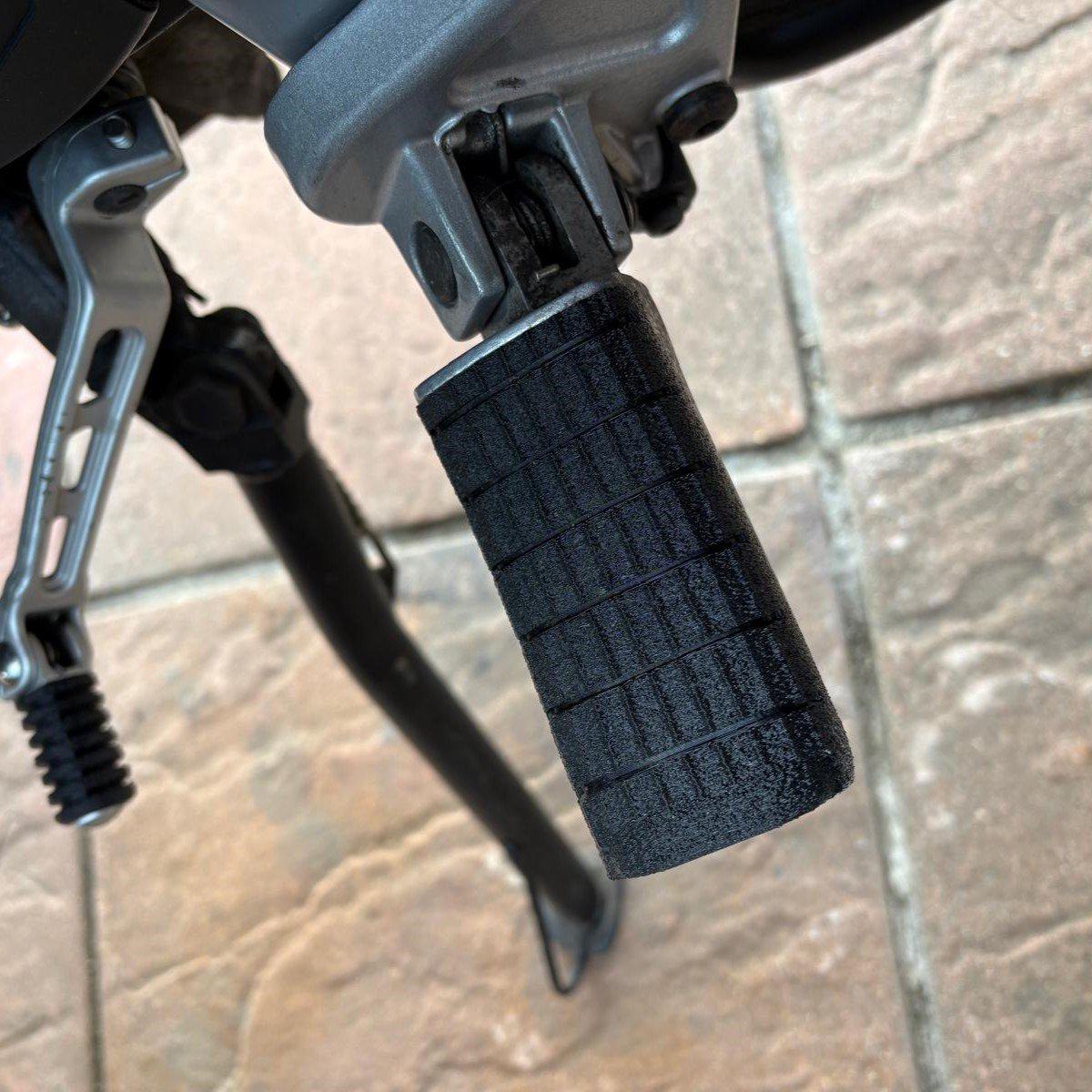 Triumph replacement footrest rubber fitted to the bike